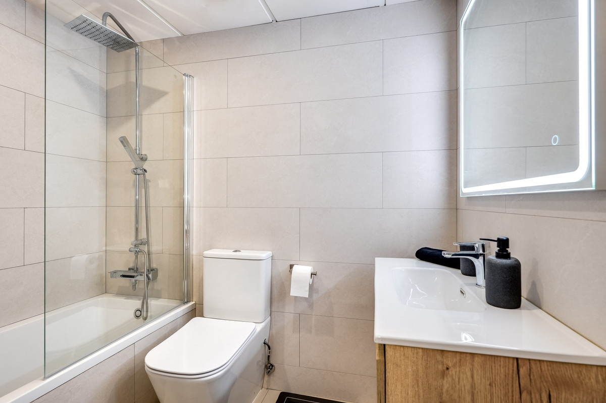3 Bedroom Apartment in Marbella - Photo 21