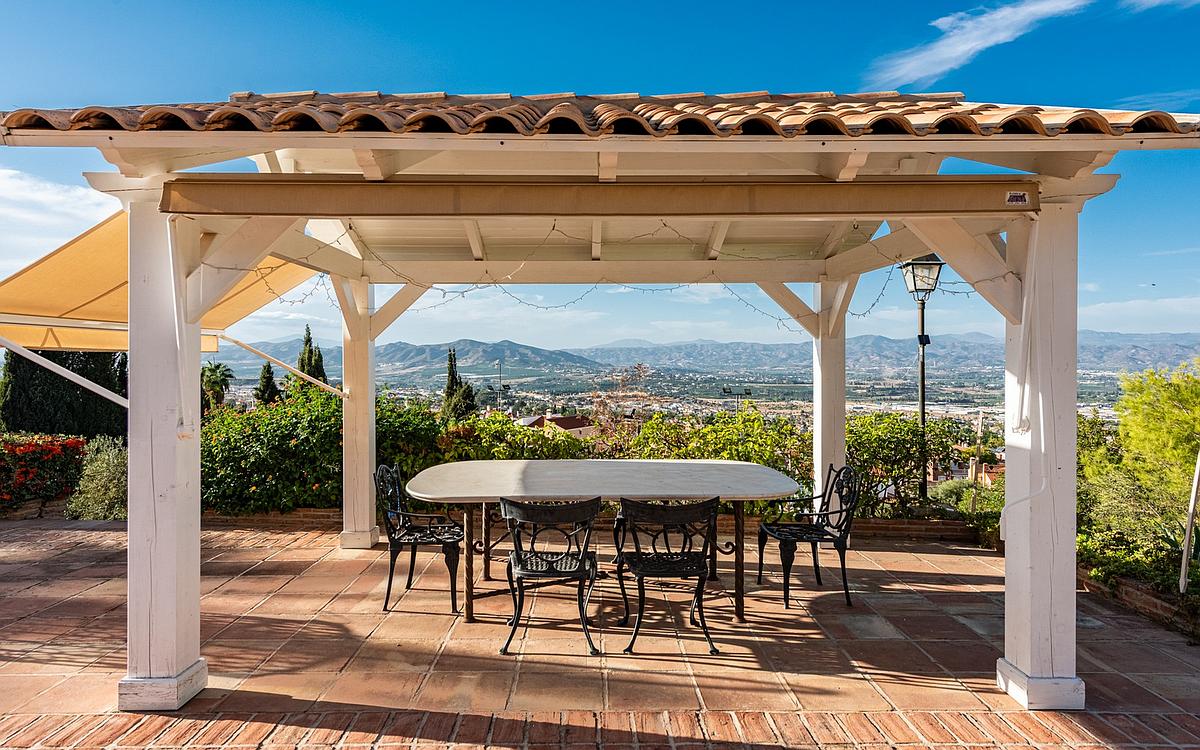 4 Bedroom Villa in Alhaurín de la Torre - Photo 9
