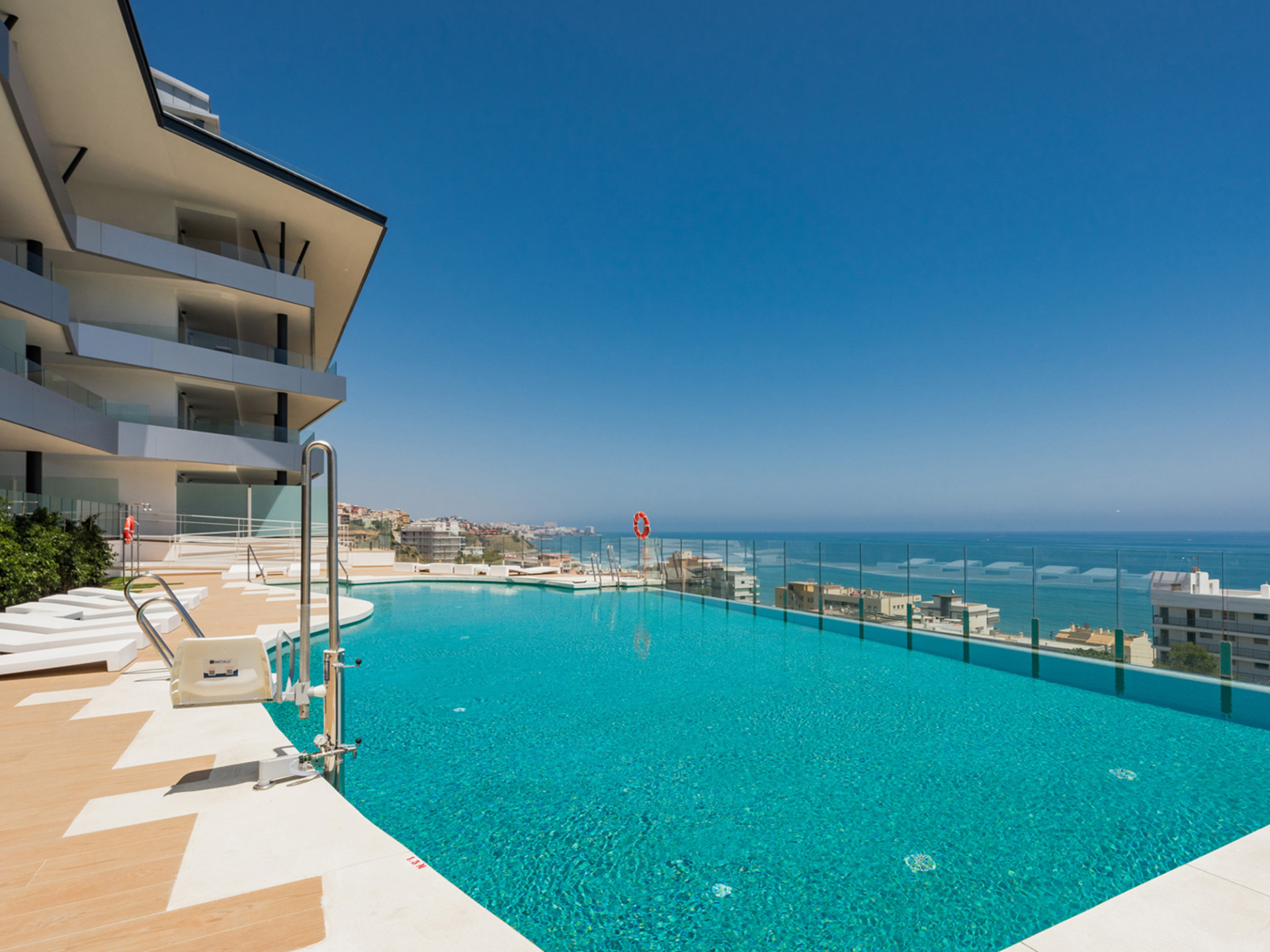 2 Bedroom Apartment in Benalmádena - Photo 15