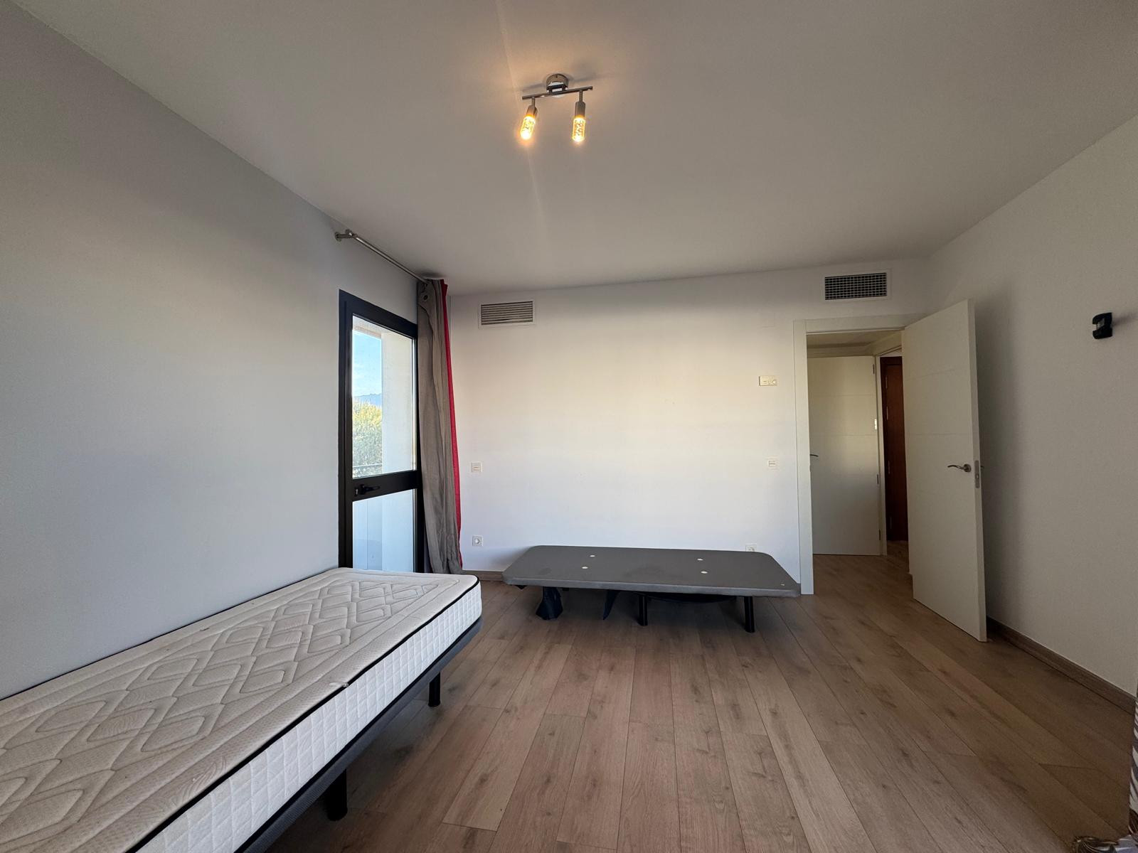 2 Bedroom Apartment in Estepona - Photo 10
