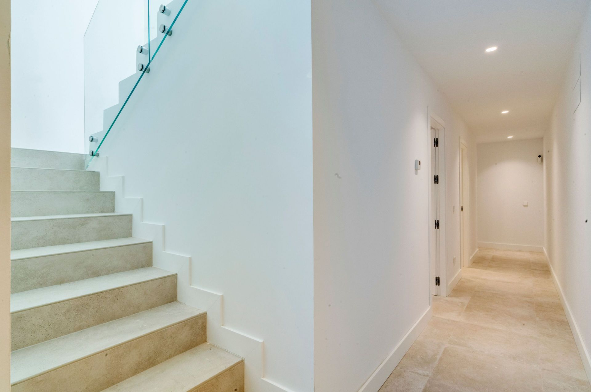 5 Bedroom Villa in Estepona - Photo 28