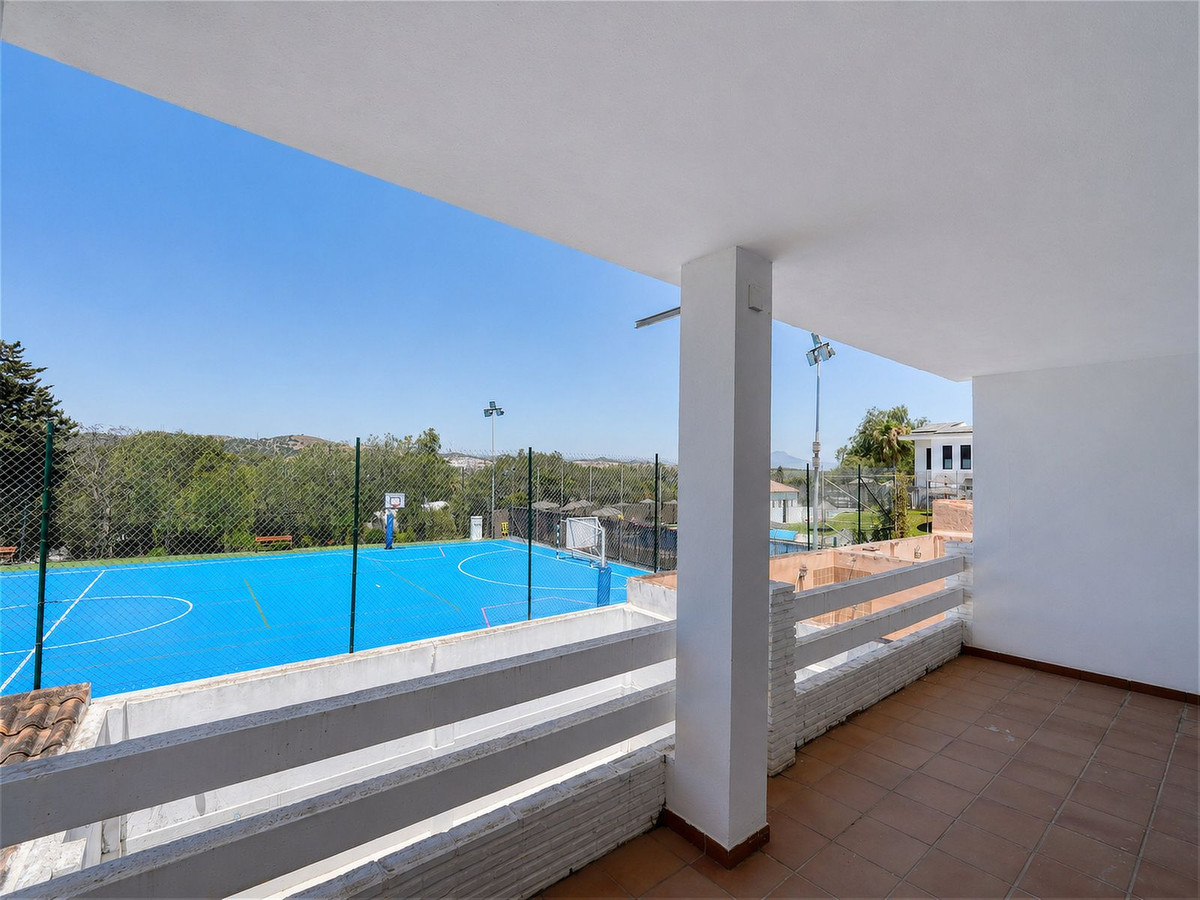 3 Bedroom Townhouse in Casares - Photo 2