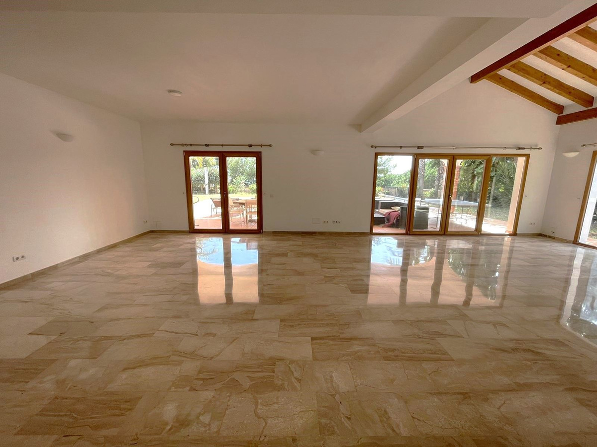 5 Bedroom Villa in Mijas - Photo 17