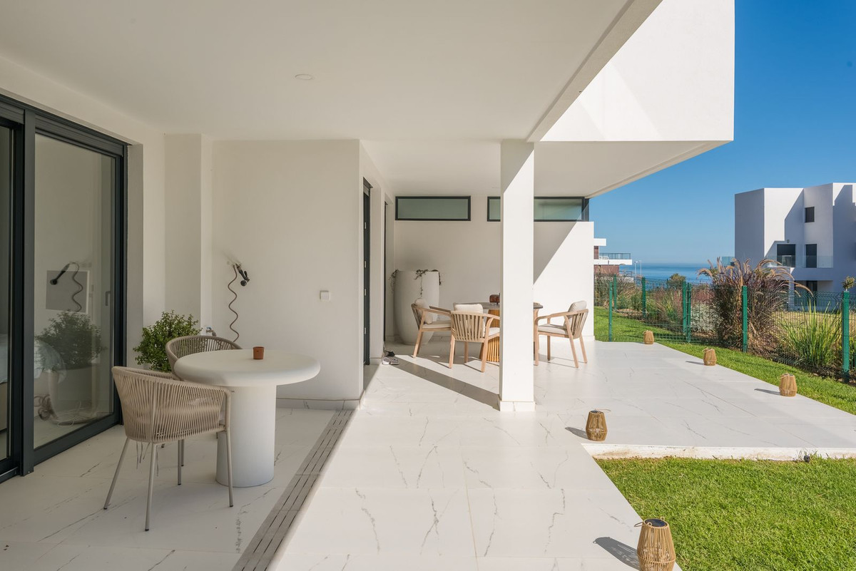 2 Bedroom Apartment in Casares - Photo 14