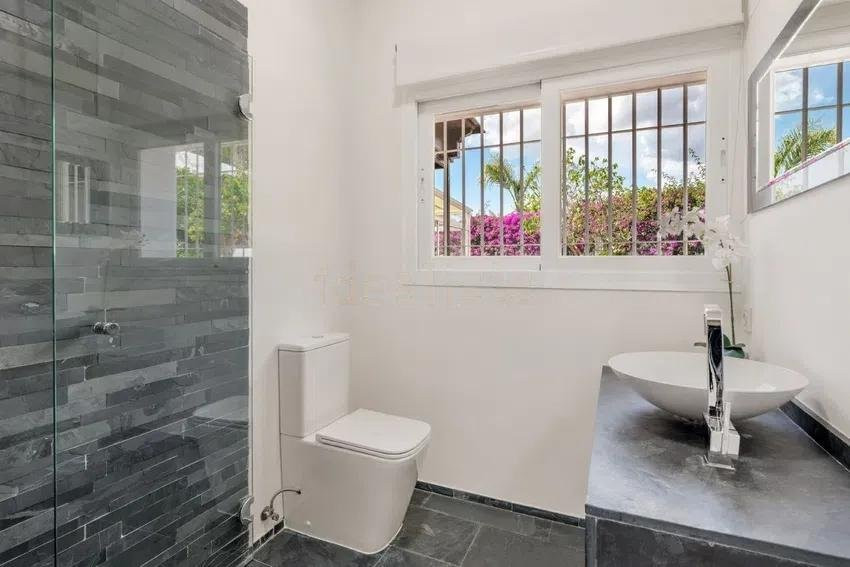 4 Bedroom Villa in Mijas - Photo 29