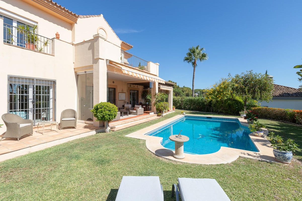 5 Bedroom Villa in Marbella - Photo 30