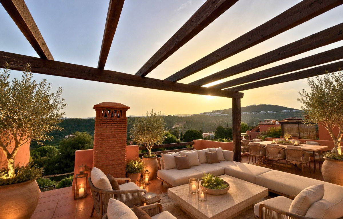 2 Bedroom Penthouse in Casares - Photo 4