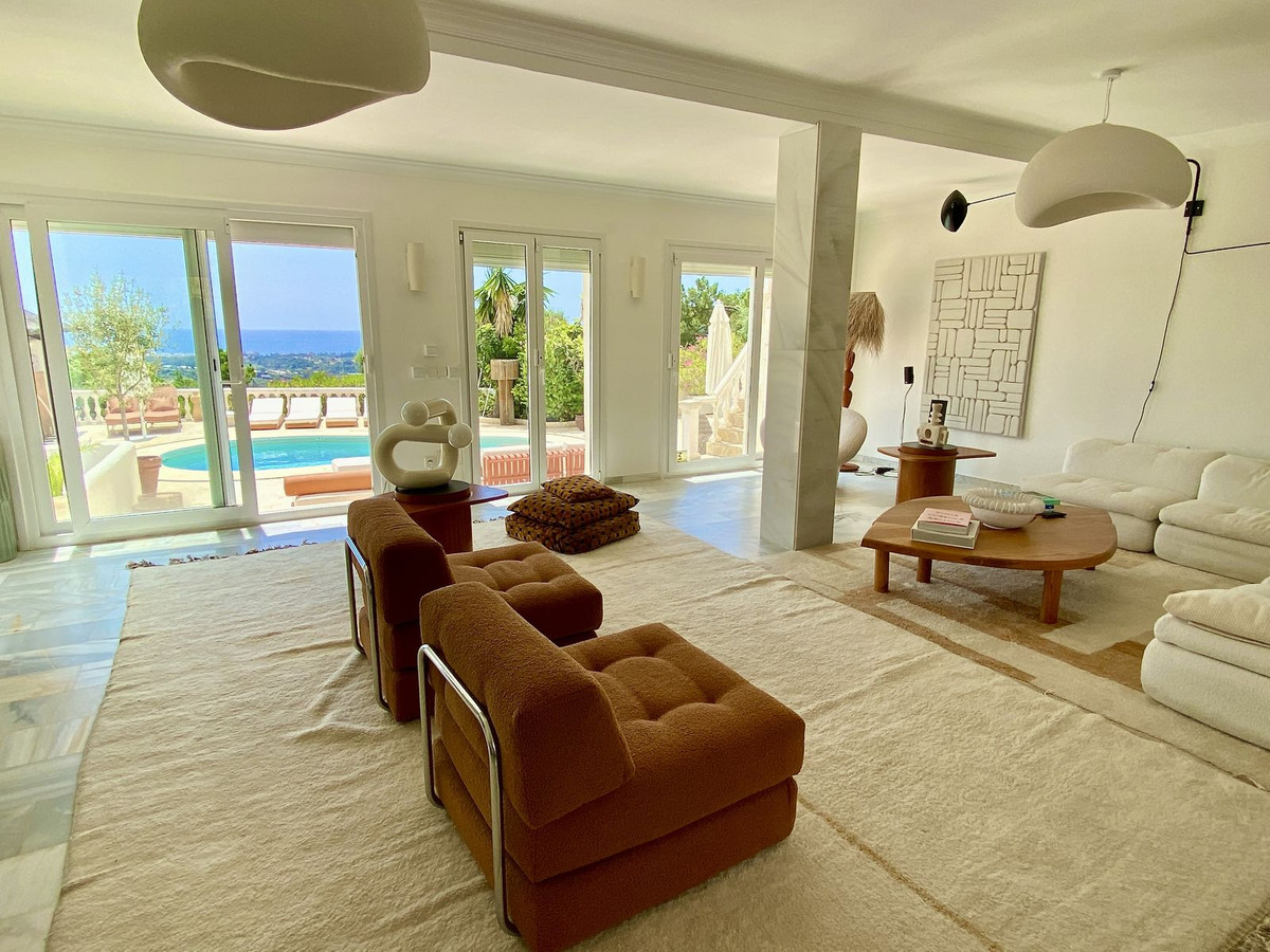 4 Bedroom Villa in Estepona - Photo 8