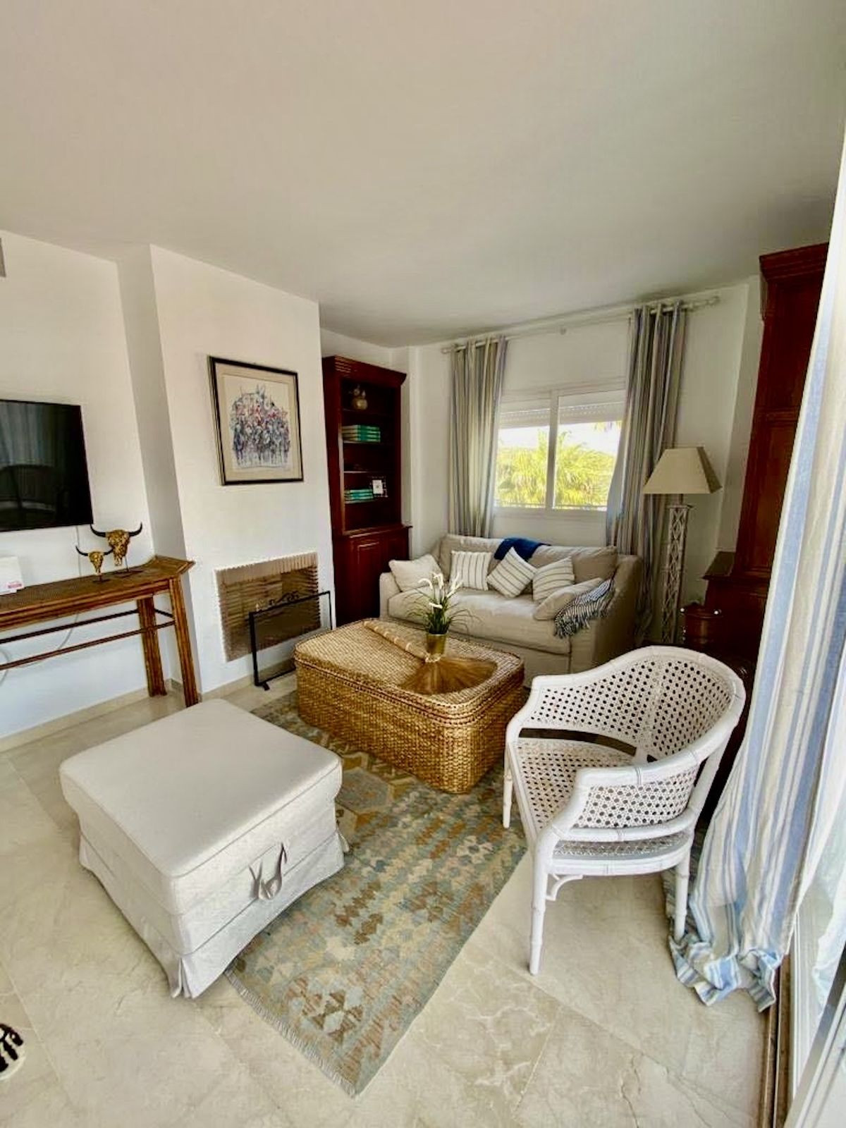 1 Bedroom Penthouse in Estepona - Photo 4