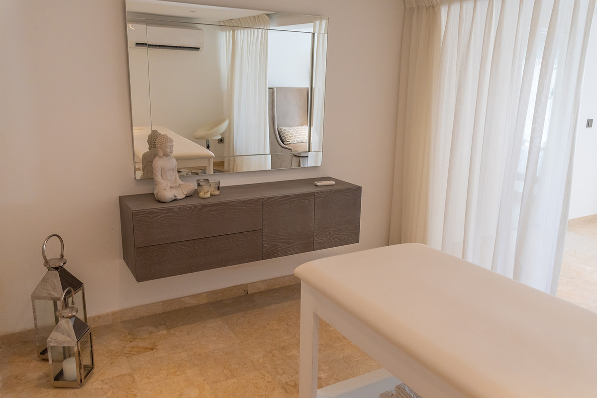 5 Bedroom Villa in San Pedro de Alcántara - Photo 29