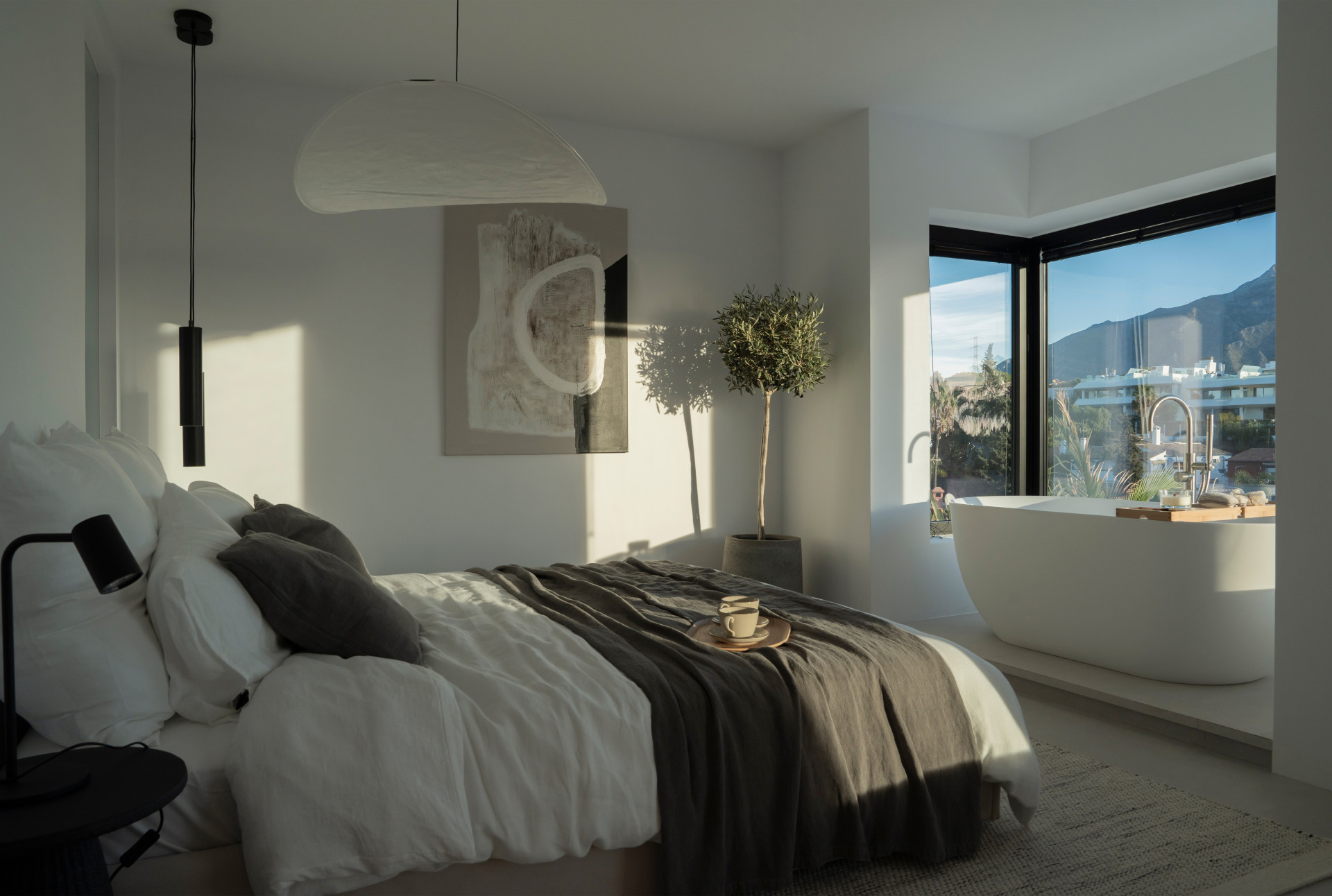 5 Bedroom Villa in Marbella - Photo 3