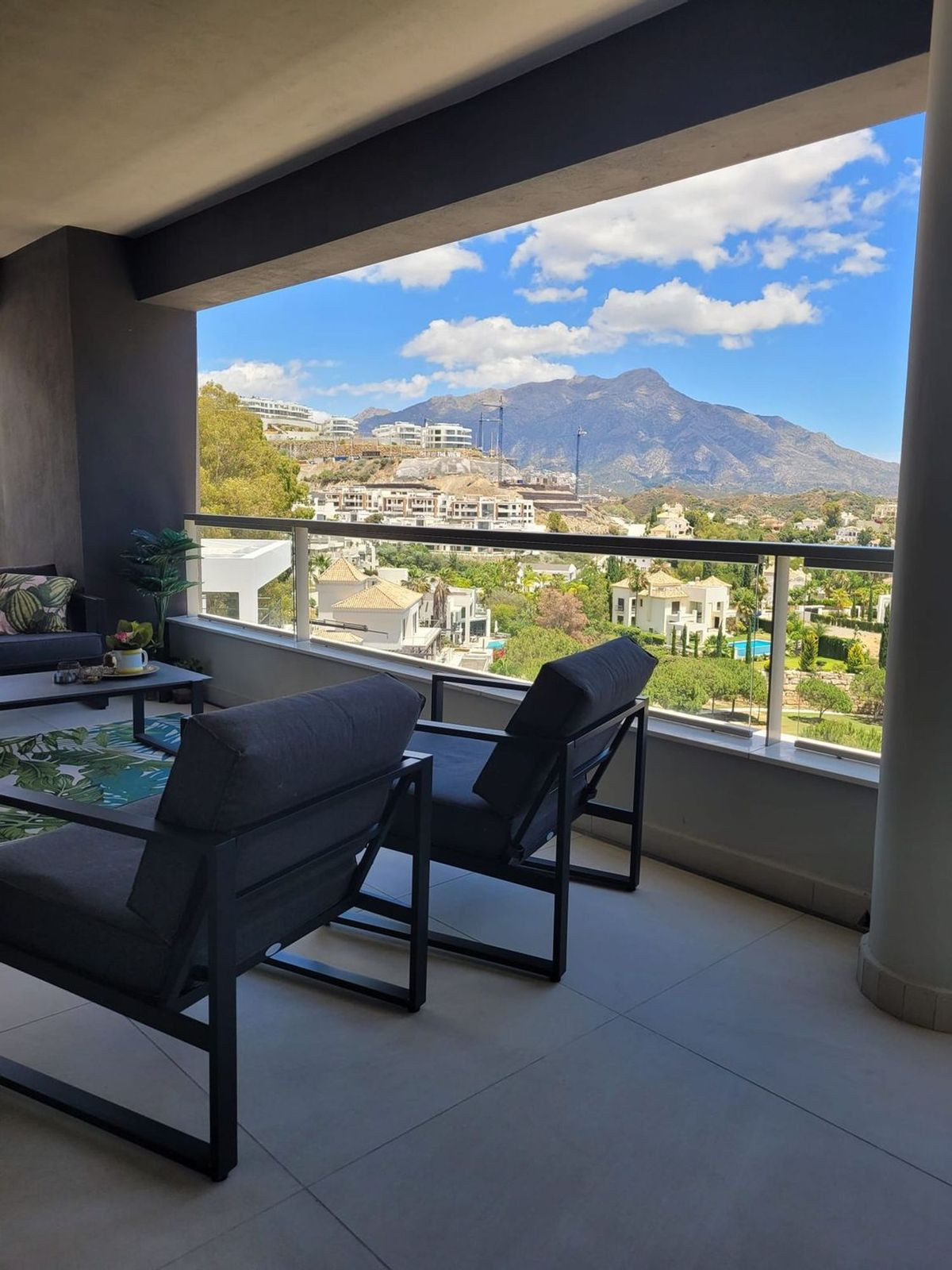 3 Bedroom Apartment in Benahavís - Photo 6