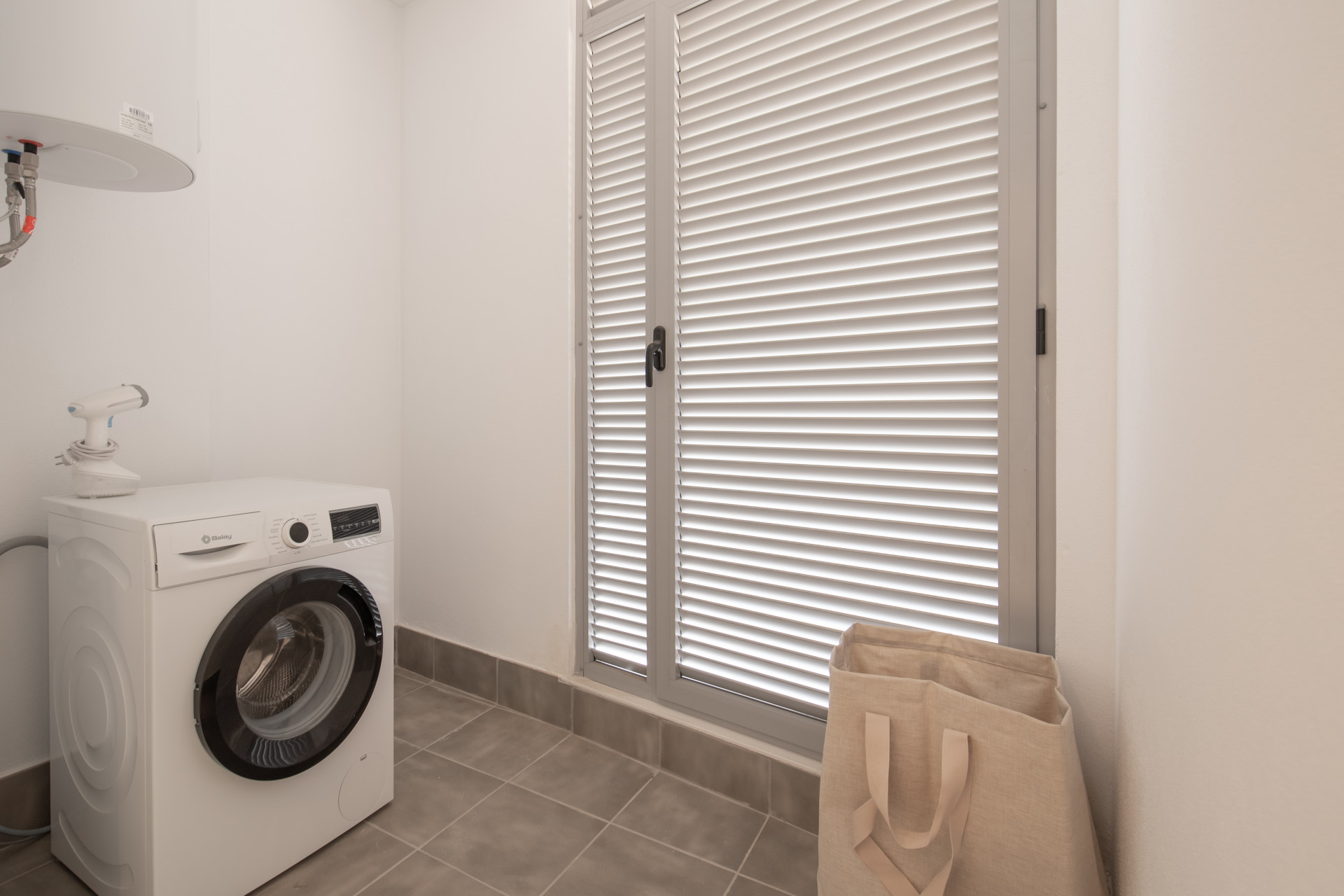 2 Bedroom Apartment in Marbella - Photo 16