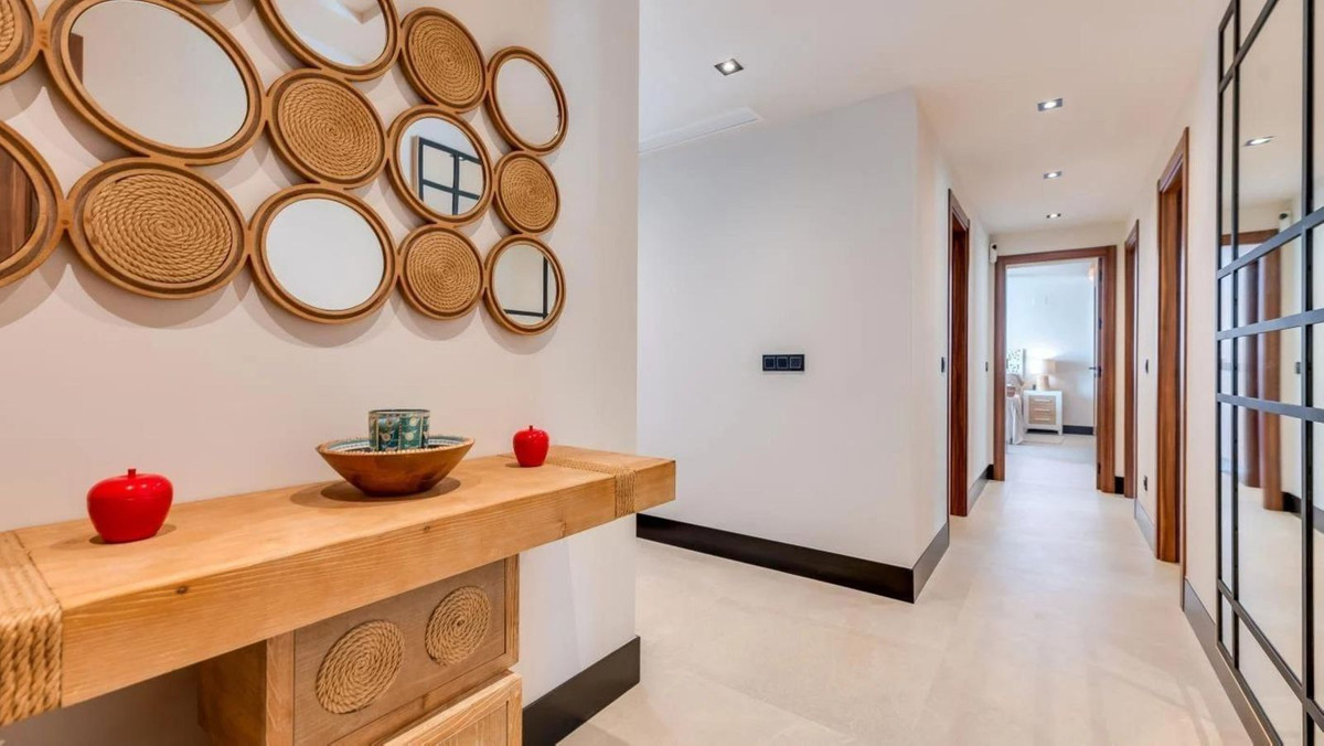 3 Bedroom Apartment in Marbella - Photo 6