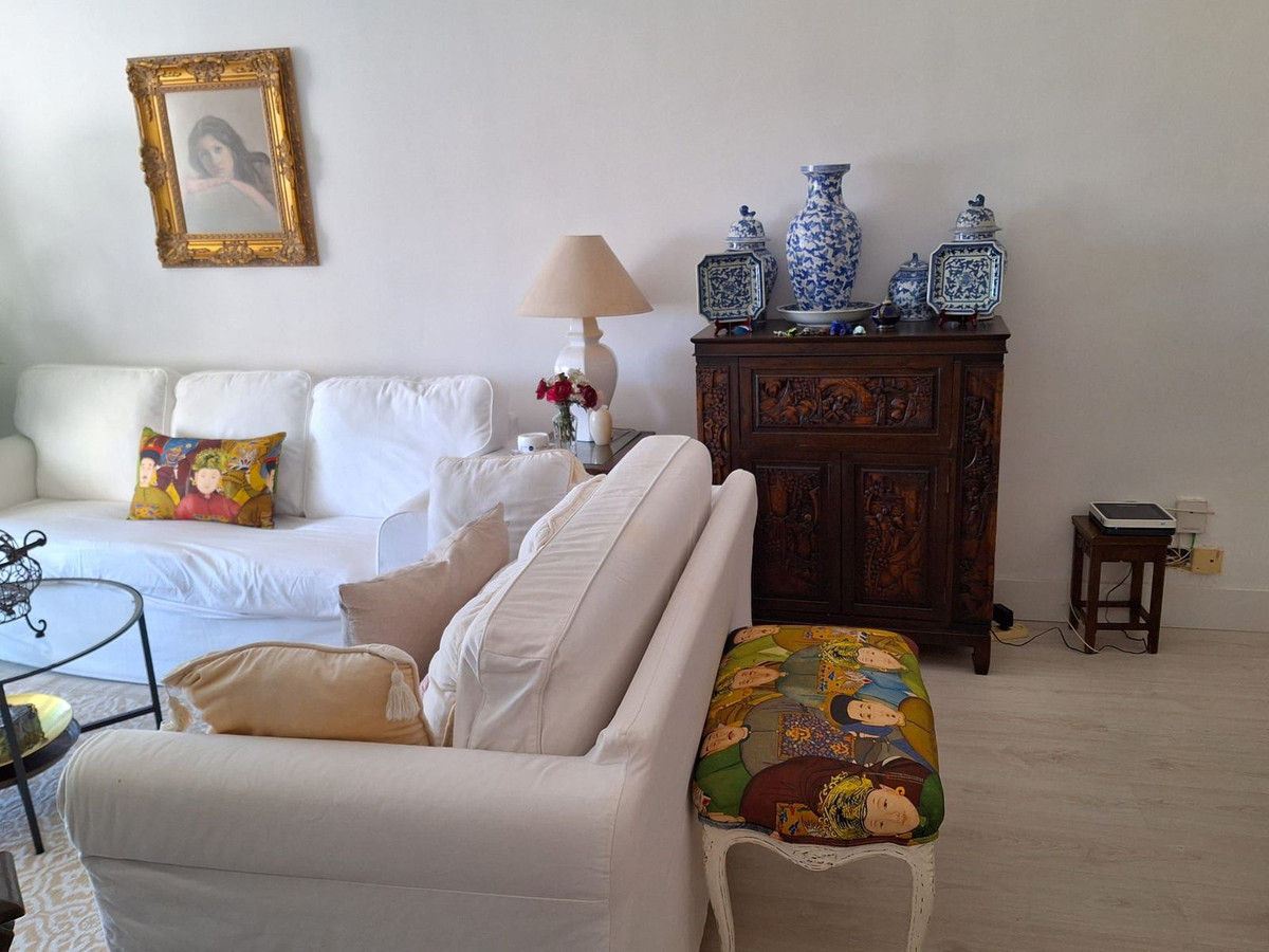 3 Bedroom Apartment in Marbella - Photo 5