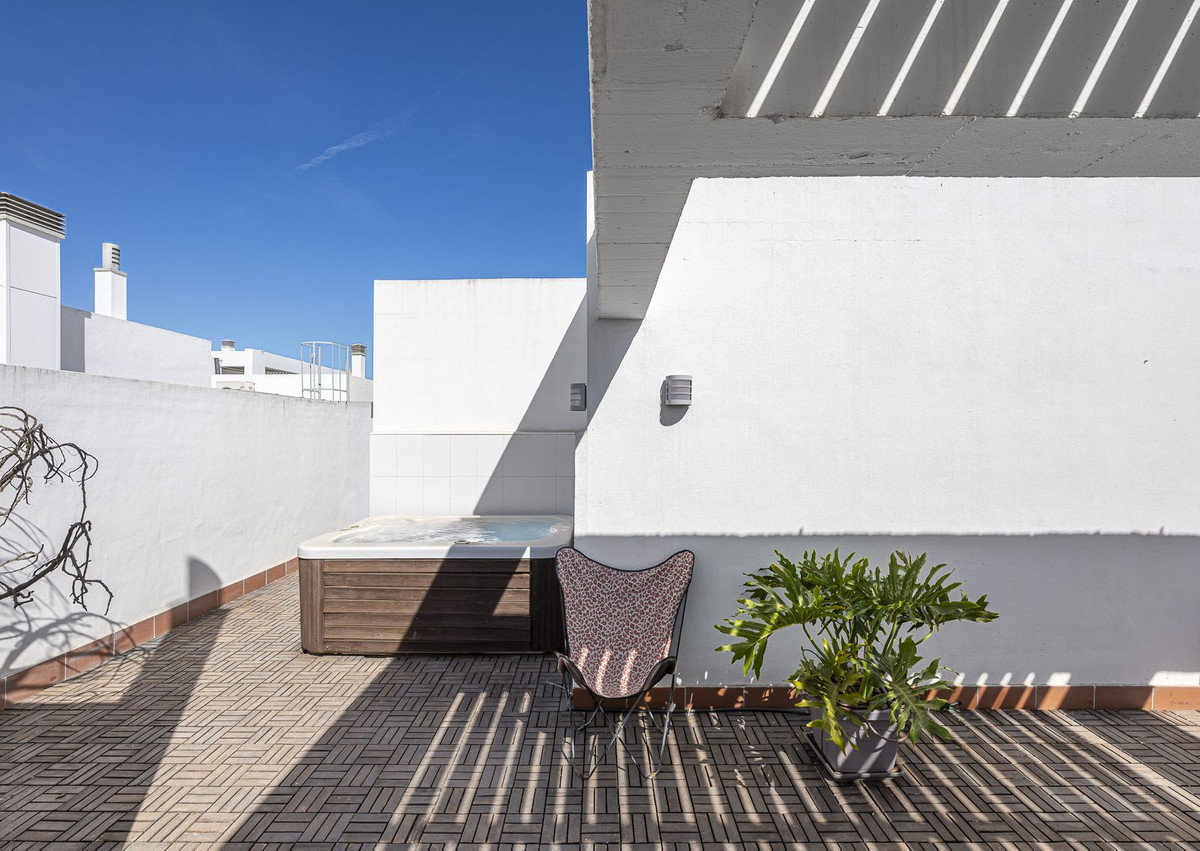 5 Bedroom Penthouse in Mijas - Photo 19