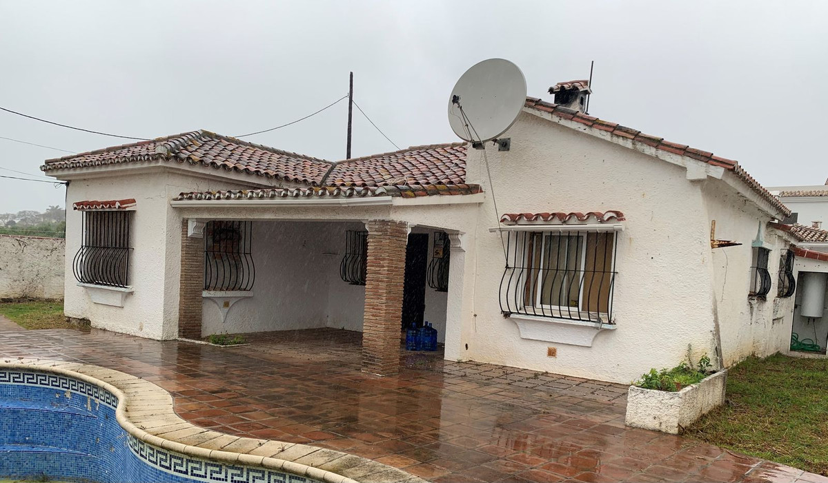 3 Bedroom Villa in San Pedro de Alcántara - Photo 2