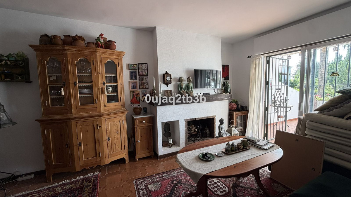 2 Bedroom Apartment in Marbella - Photo 13