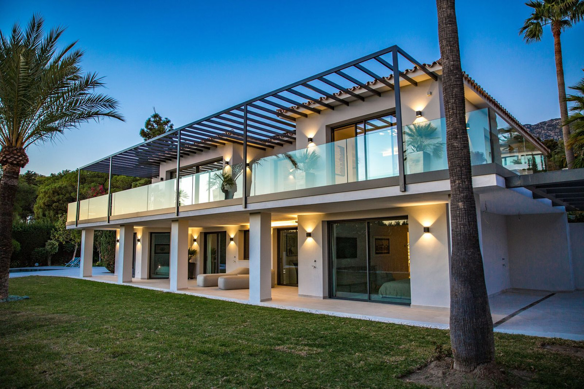 5 Bedroom Villa in Marbella - Photo 11