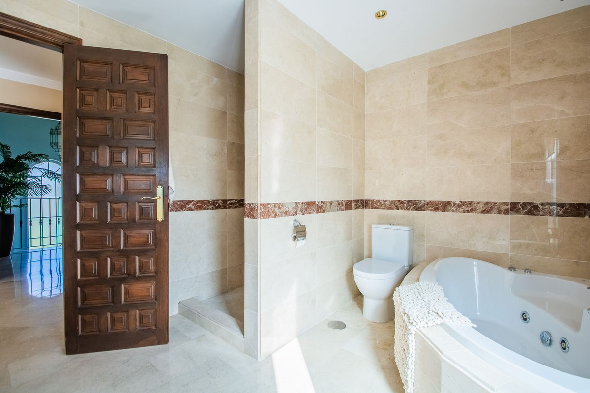 6 Bedroom Villa in Marbella - Foto 25