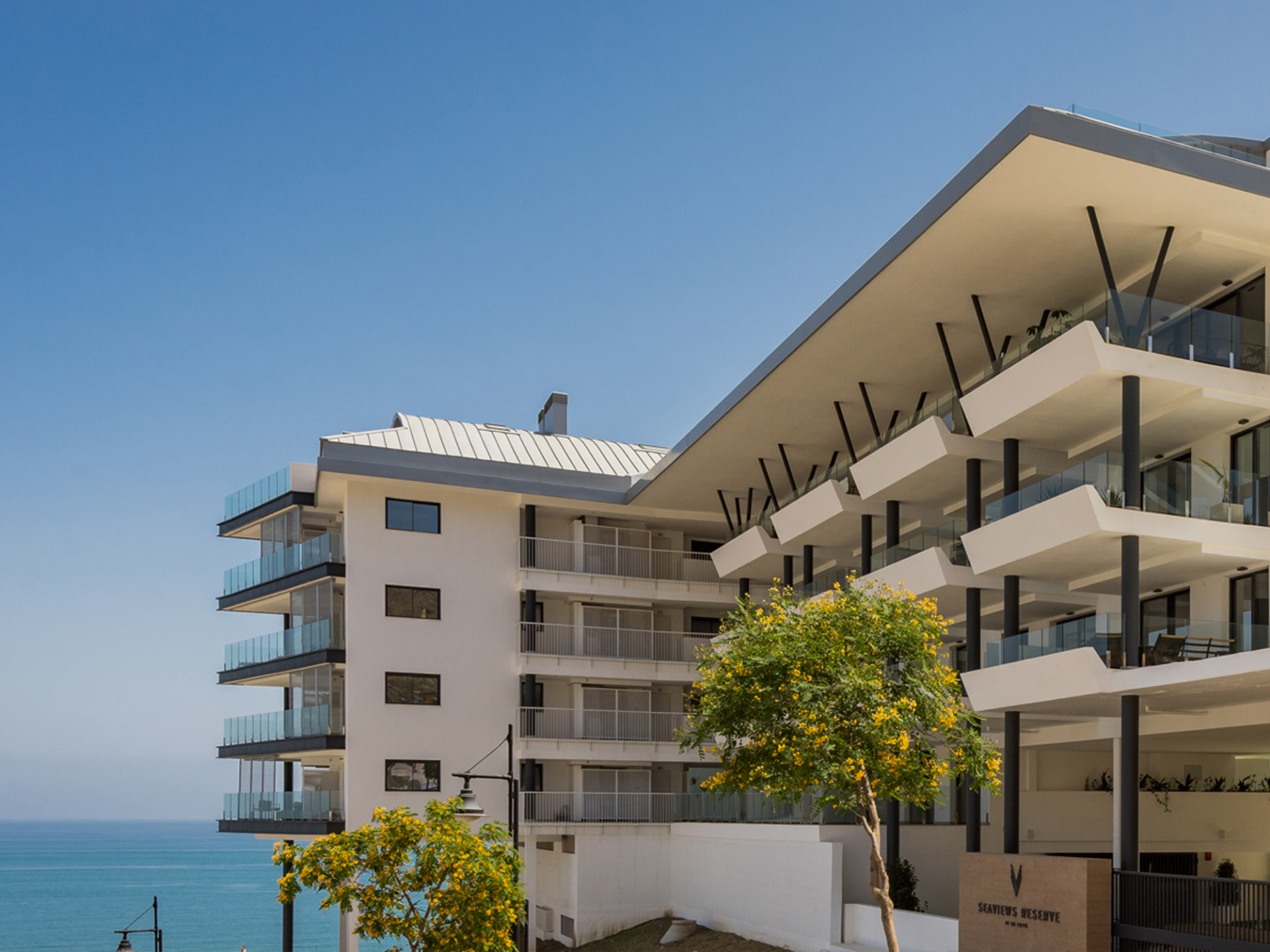 2 Bedroom Apartment in Benalmádena - Photo 16