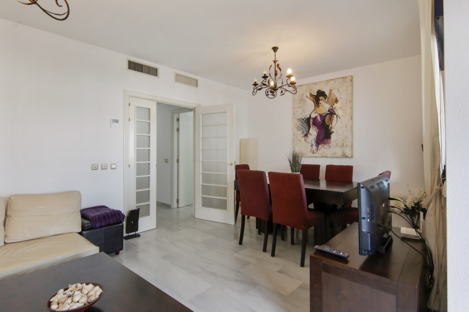 3 Bedroom Apartment in Estepona - Photo 4