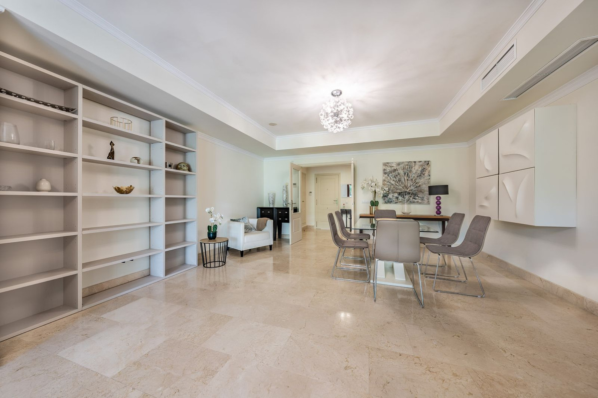 2 Bedroom Apartment in Marbella - Photo 9