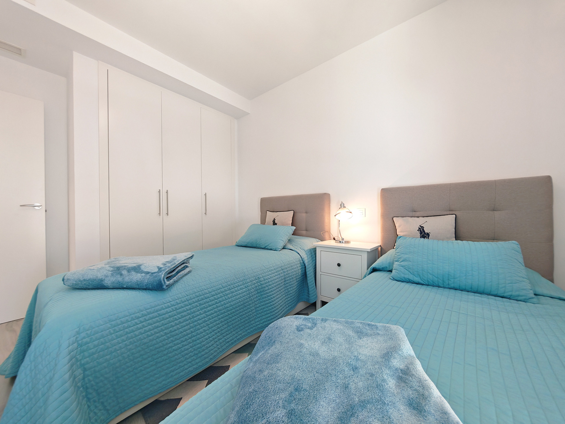 3 Bedroom Apartment in Estepona - Photo 13