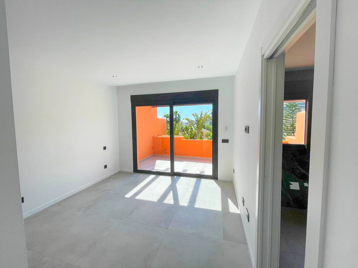 3 Bedroom Townhouse in Estepona - Photo 22