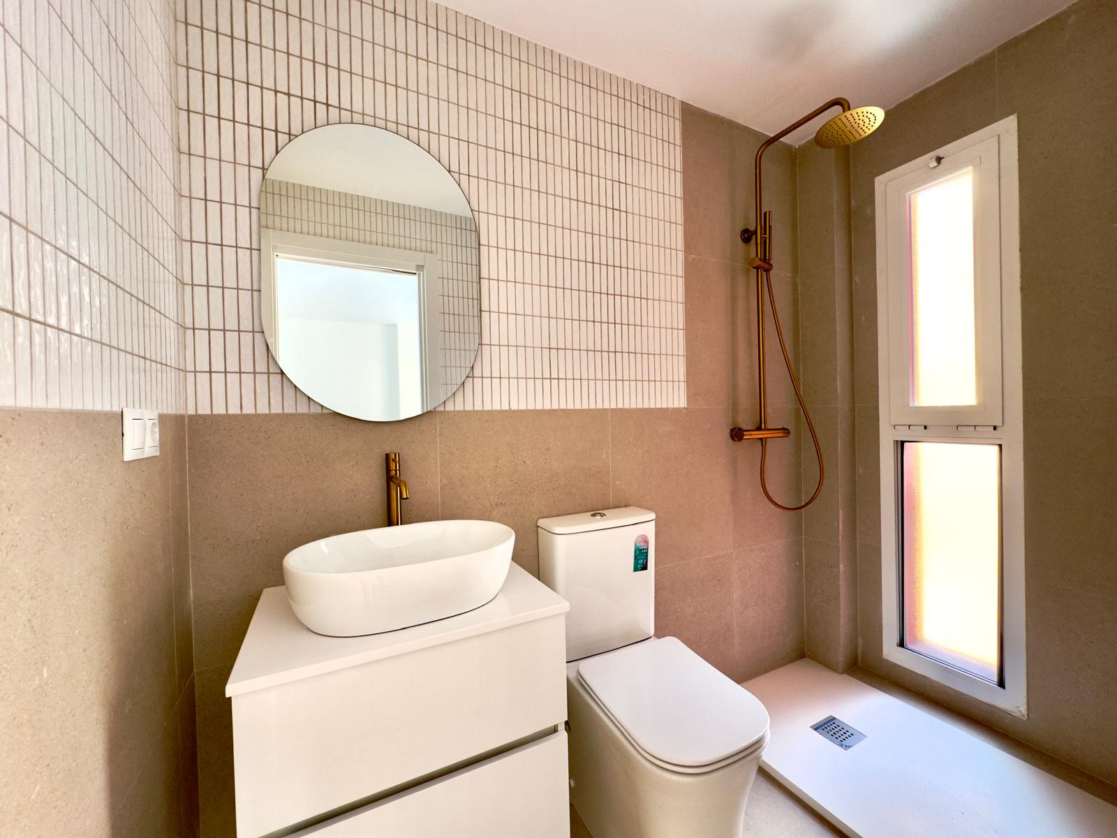 1 Bedroom Apartment in Málaga - Photo 8
