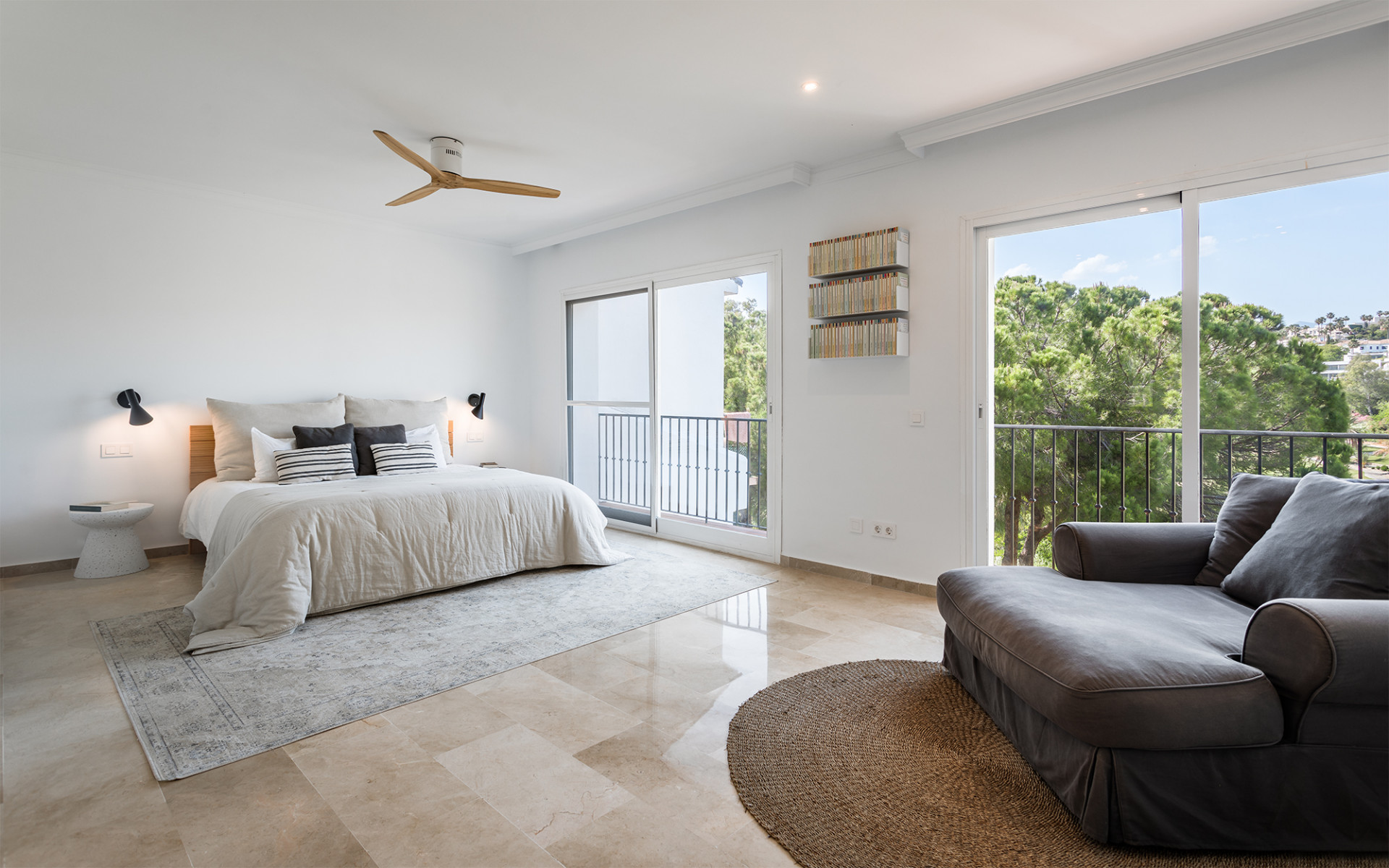 4 Bedroom Townhouse in Benahavís - Photo 13