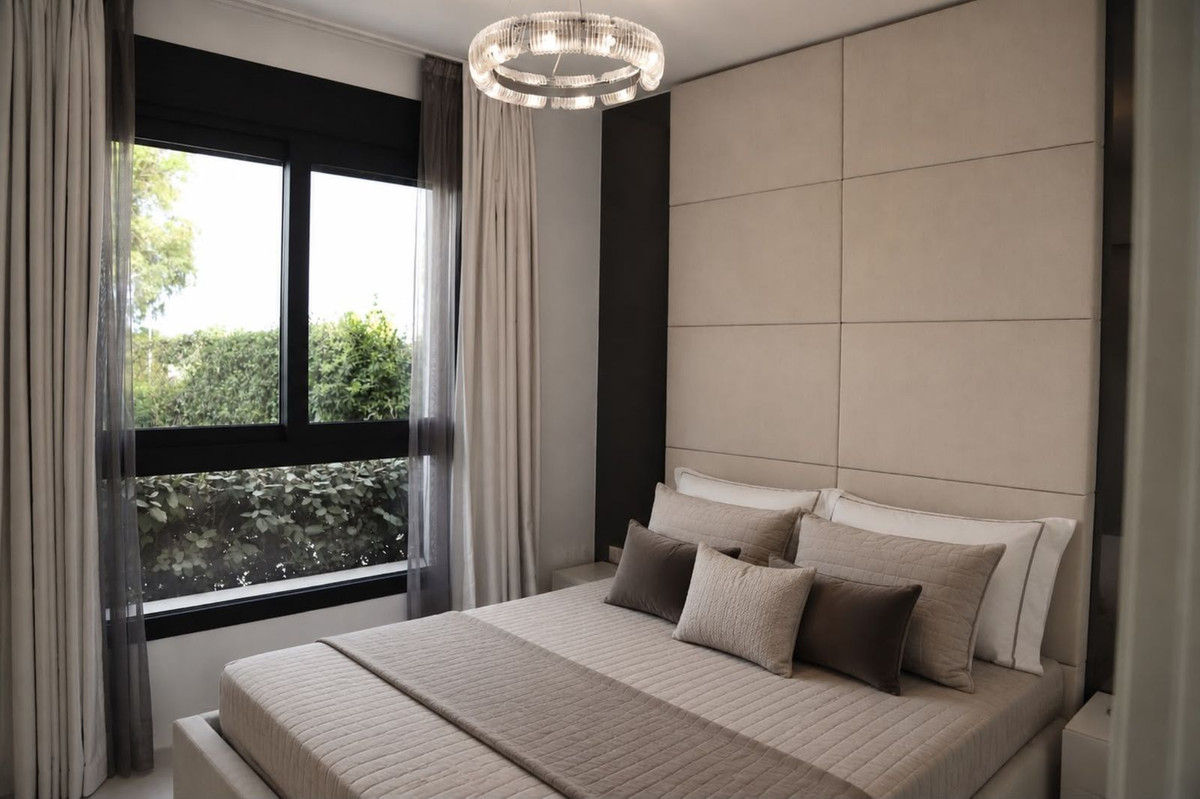 3 Bedroom Apartment in Estepona - Photo 14