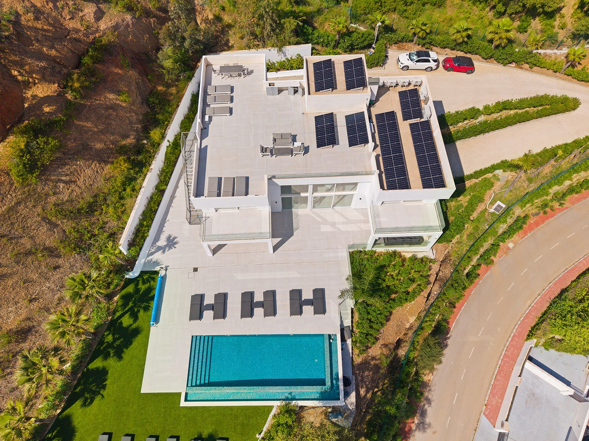 4 Bedroom Villa in Marbella - Photo 37