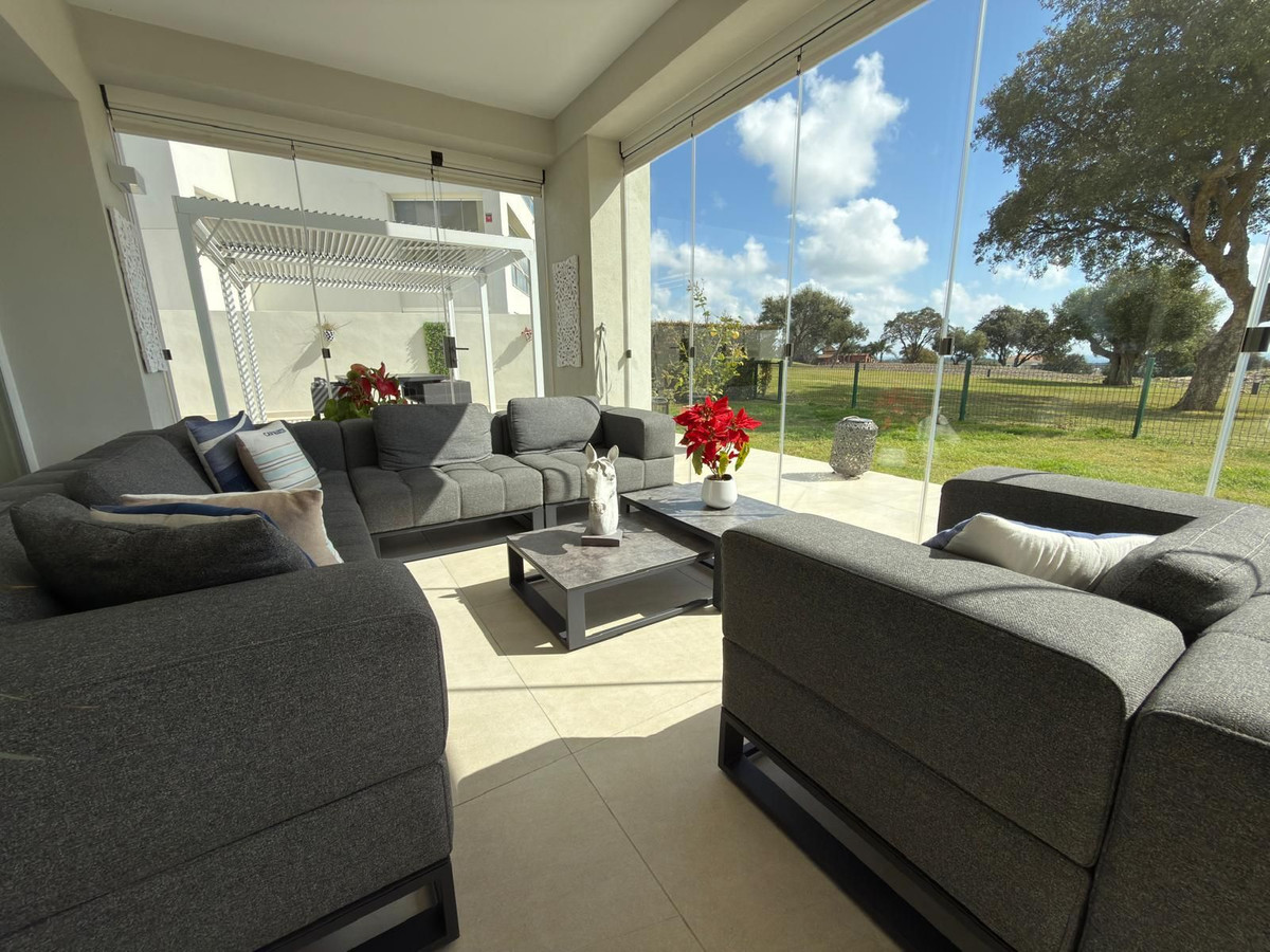 3 Bedroom Apartment in San Roque - Photo 19