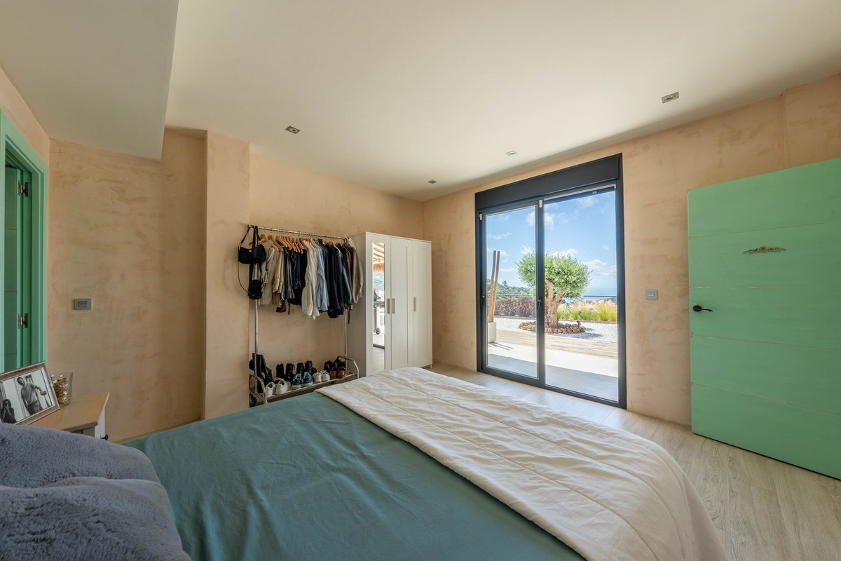2 Bedroom Villa in Marbella - Photo 41