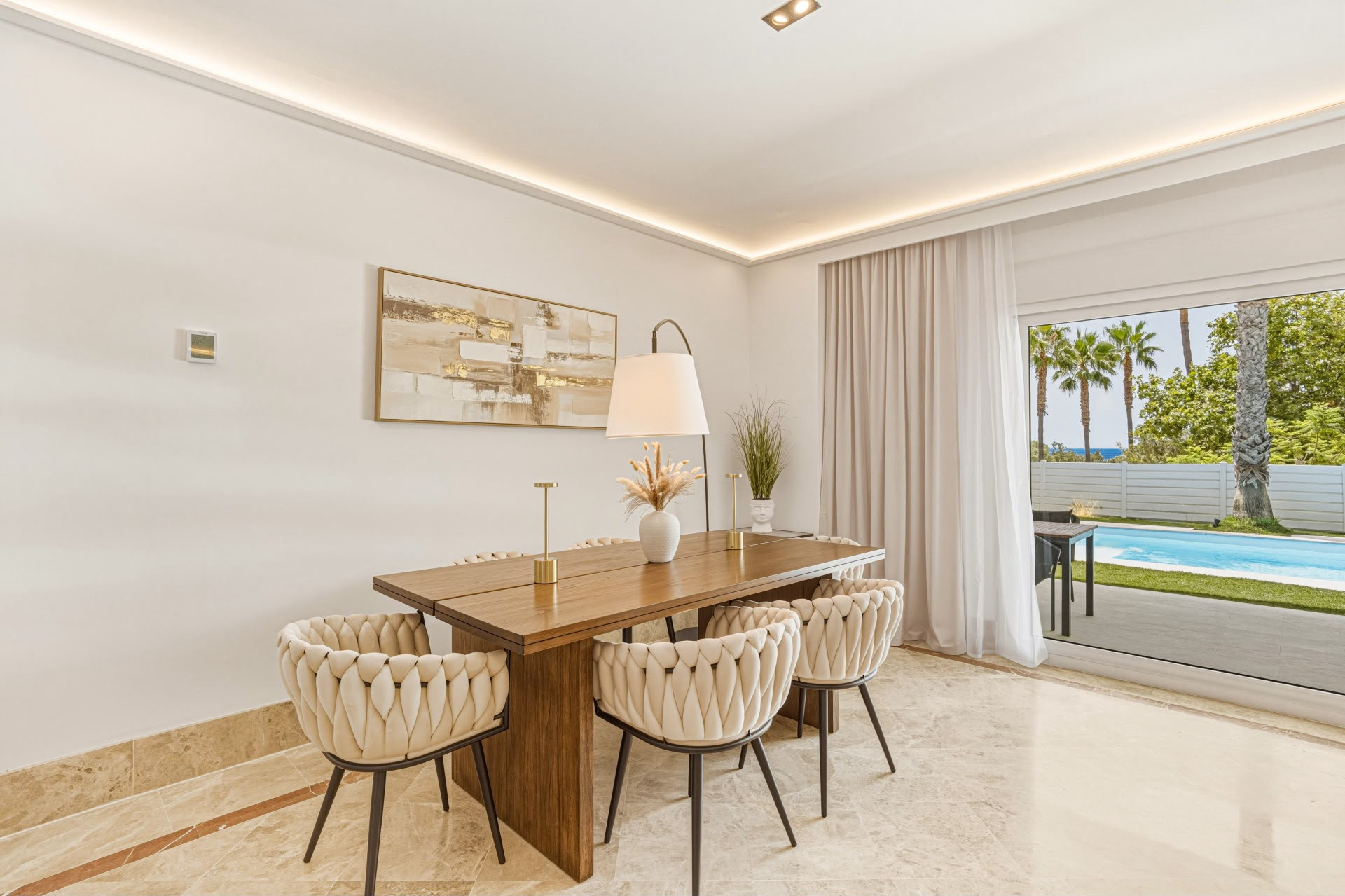 4 Bedroom Villa in Marbella - Photo 7