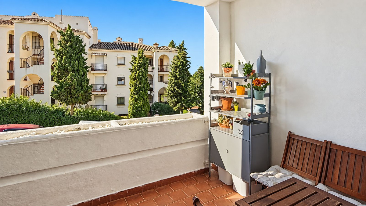 2 Bedroom Apartment in Mijas - Photo 3