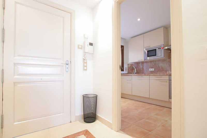 3 Bedroom Townhouse in Benahavís - Photo 12