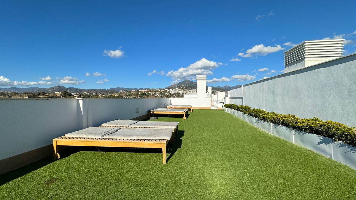 3 Bedroom Apartment in Marbella - Photo 3