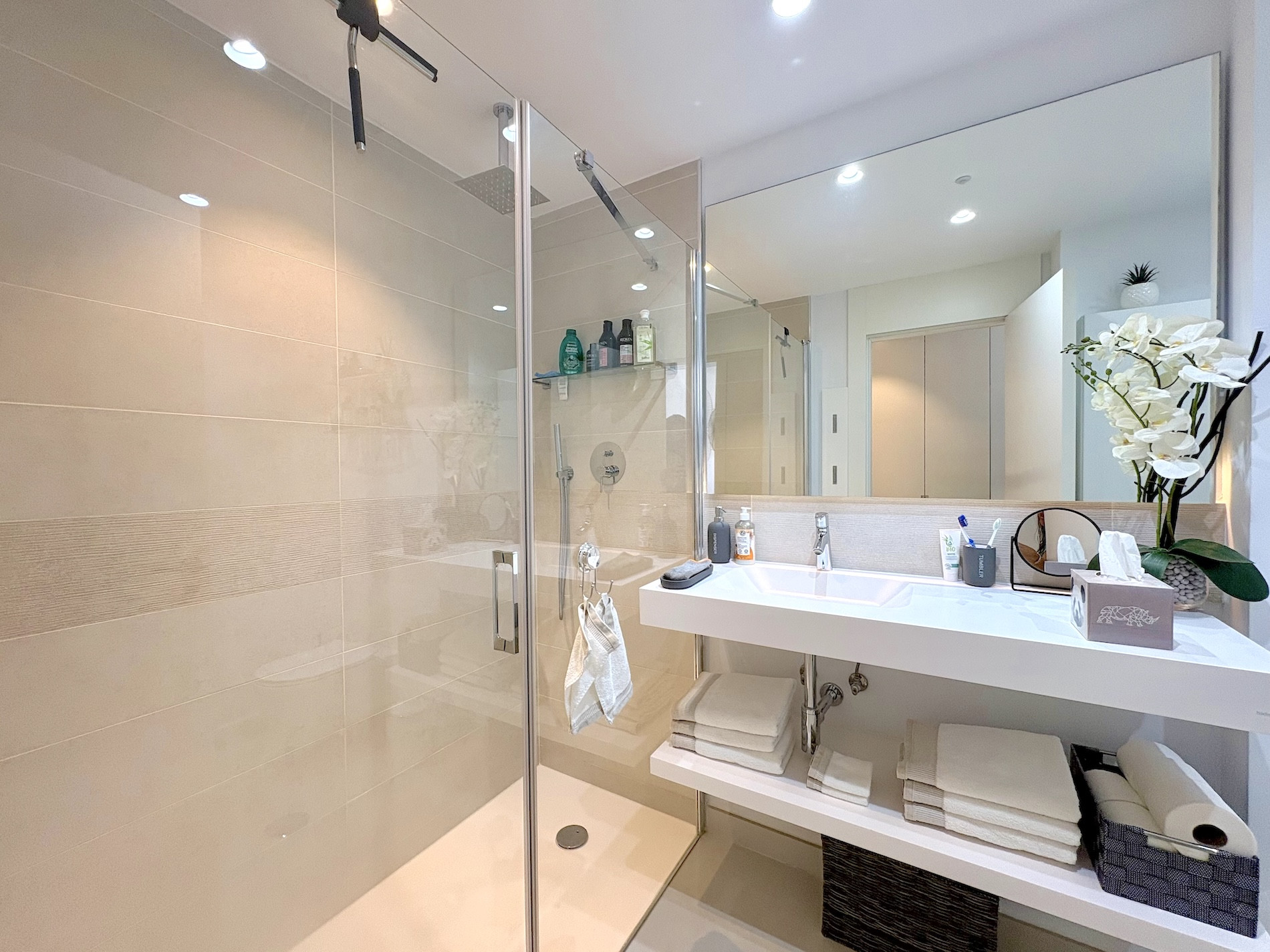2 Bedroom Apartment in Benalmádena - Photo 35