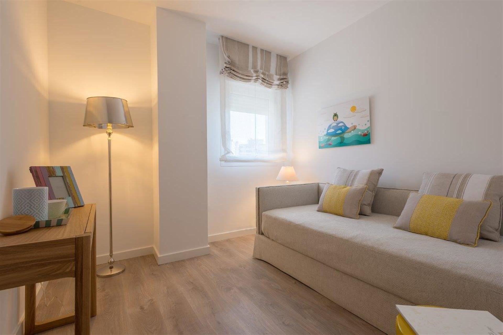 3 Bedroom Apartment in Marbella - Photo 3
