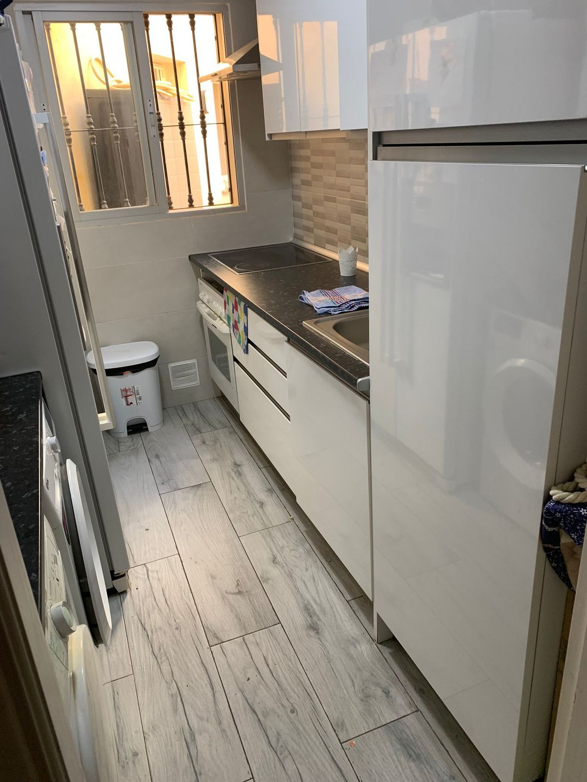 3 Bedroom Apartment in Fuengirola - Photo 2