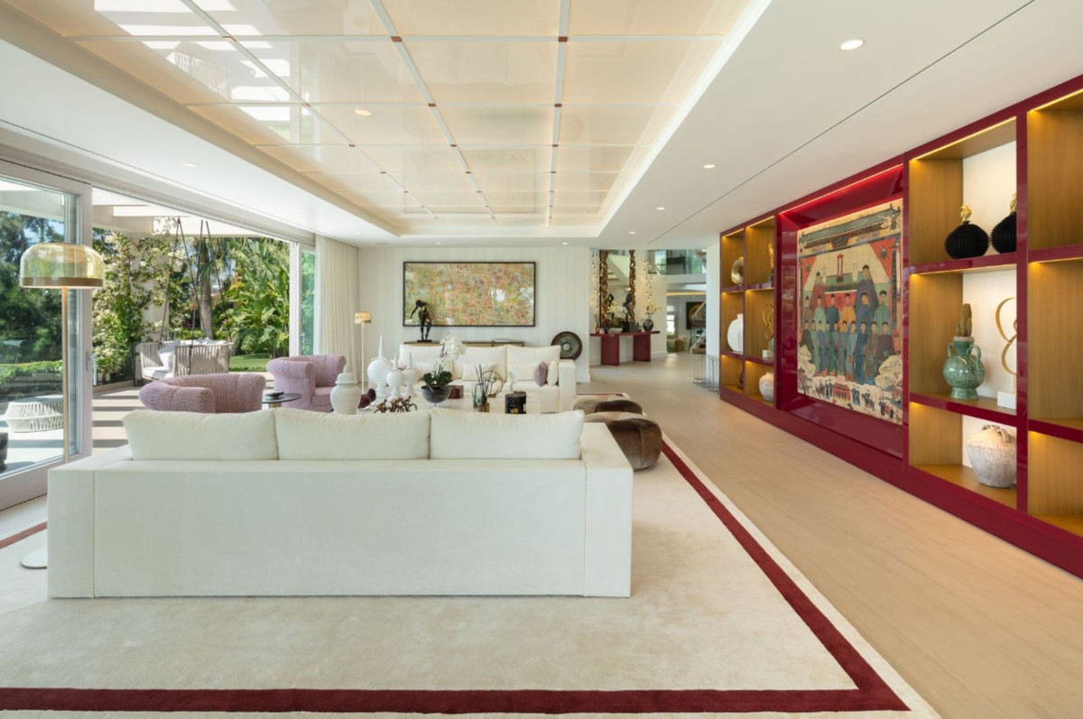 6 Bedroom Villa in Marbella - Photo 5