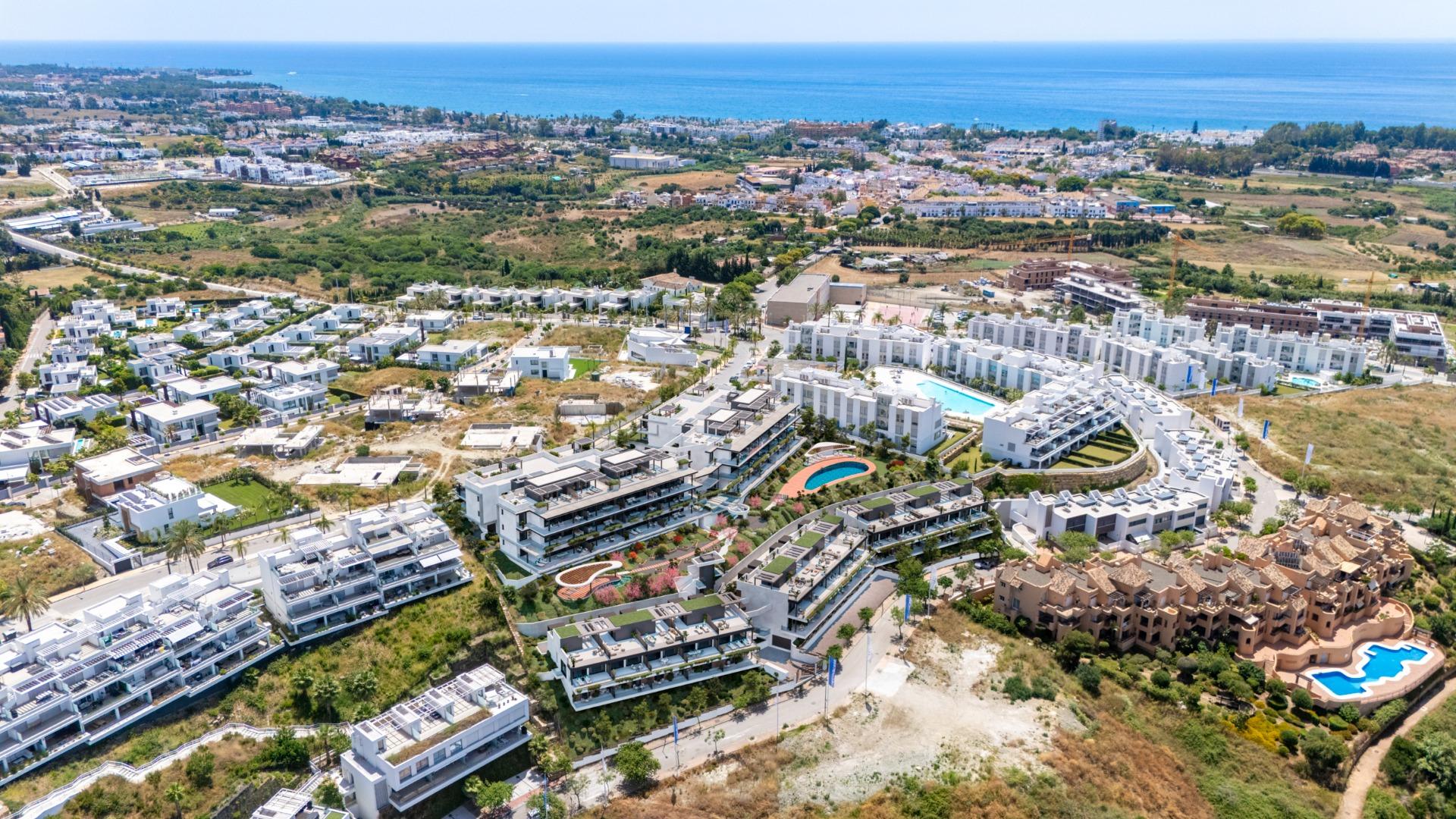 2 Bedroom Apartment in Estepona - Photo 16