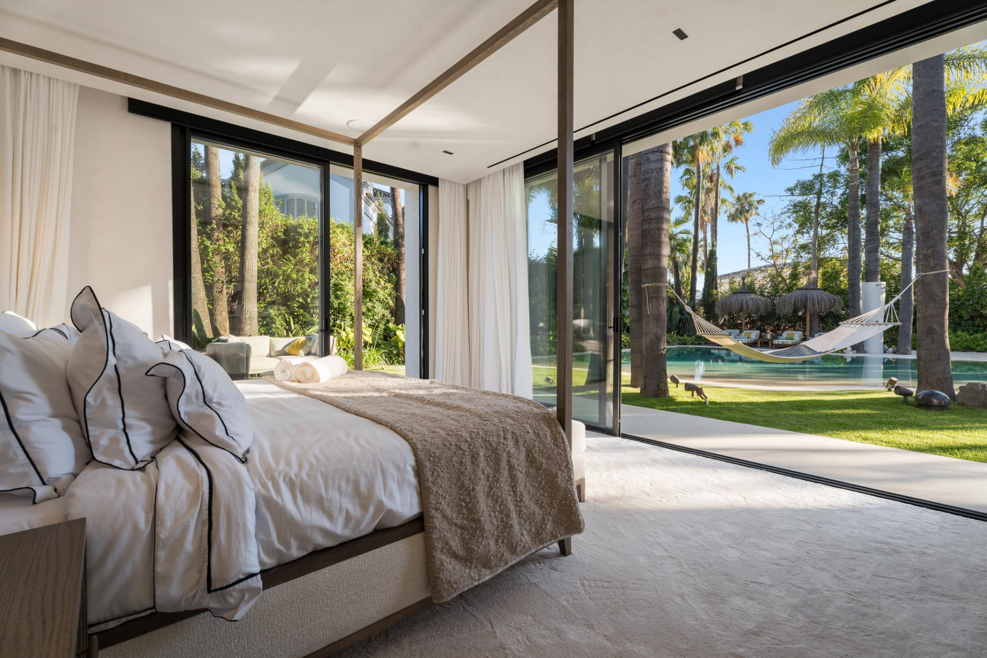 6 Bedroom Villa in Marbella - Photo 17
