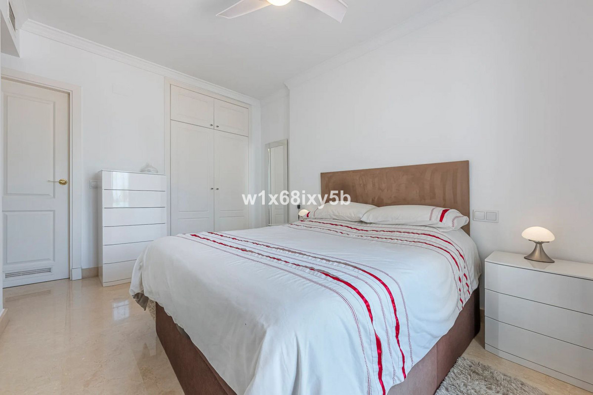 3 Bedroom Apartment in San Pedro de Alcántara - Photo 26