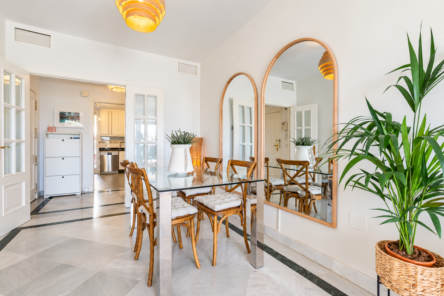 2 Bedroom Apartment in Marbella - Photo 4