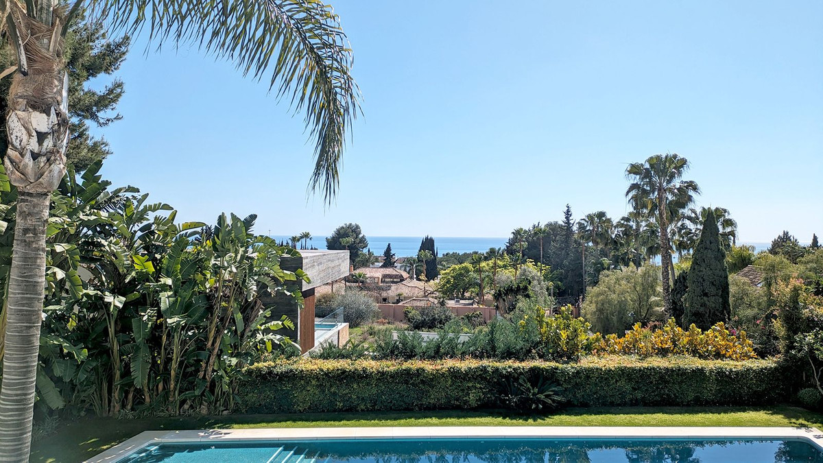 5 Bedroom Villa in Marbella - Photo 21