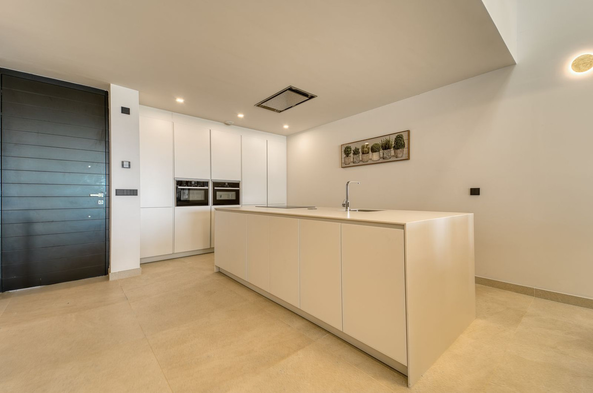 3 Bedroom Townhouse in Estepona - Foto 7