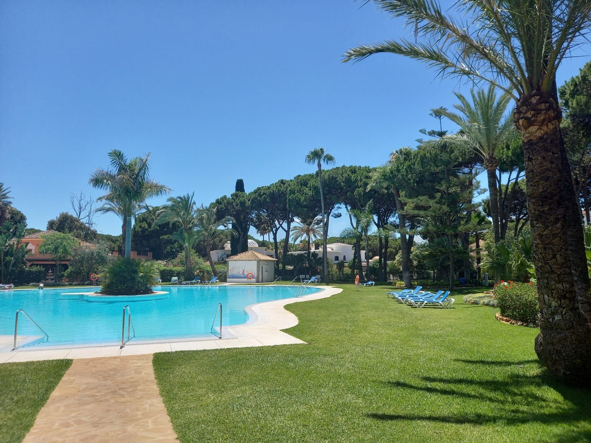 3 Bedroom Apartment in Estepona - Photo 28